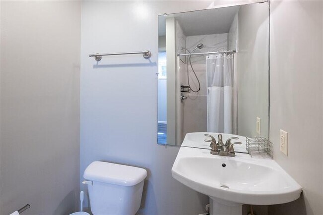 Building Photo - 1421 Sandstone Dr
