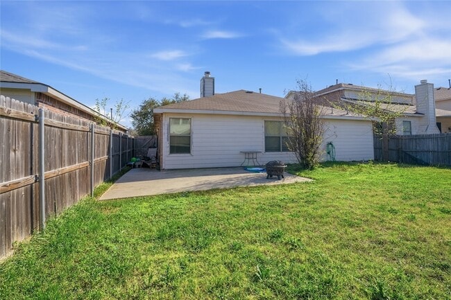 Building Photo - 3825 Cane River Rd