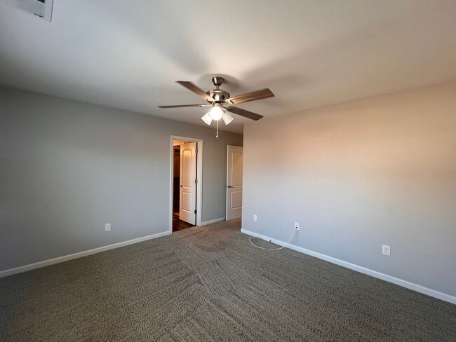 Building Photo - 4 Bedroom 2 Bathroom Fallon Home