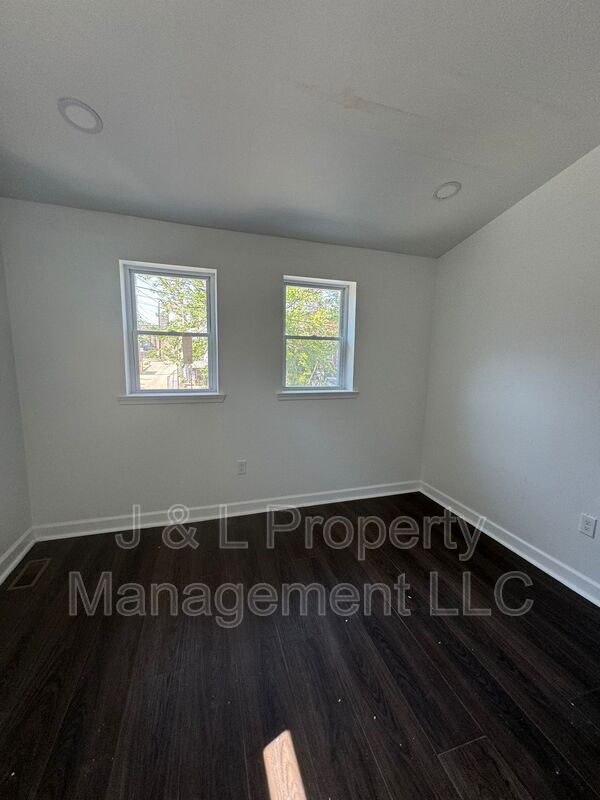 Building Photo - 1602 Cypress St