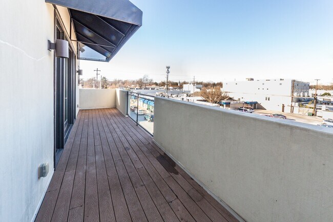 Building Photo - Beautiful Brookside SMART HOME now available!