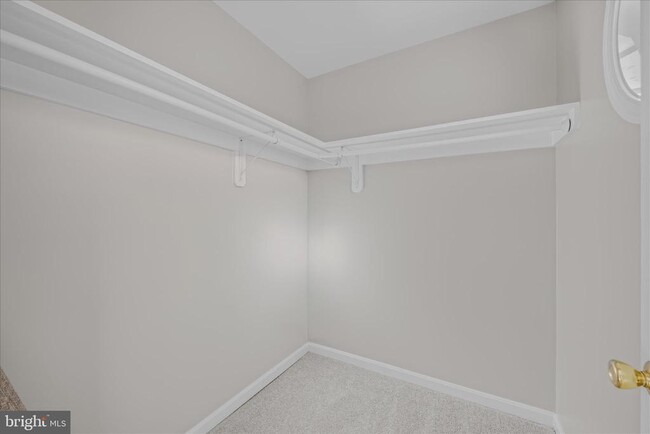 Building Photo - 27 Fiser Ln