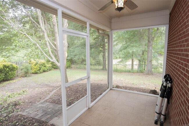 Building Photo - 106 Sweet Meadow Ct
