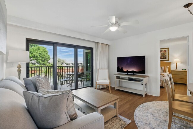 Building Photo - 600 Neapolitan Way