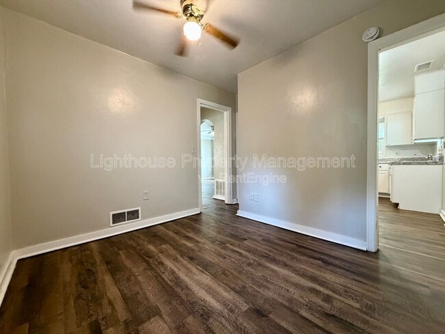 Building Photo - 2449 Hillside Dr NW