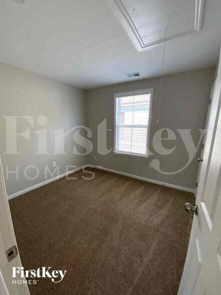 Building Photo - 405 Verbena Ave