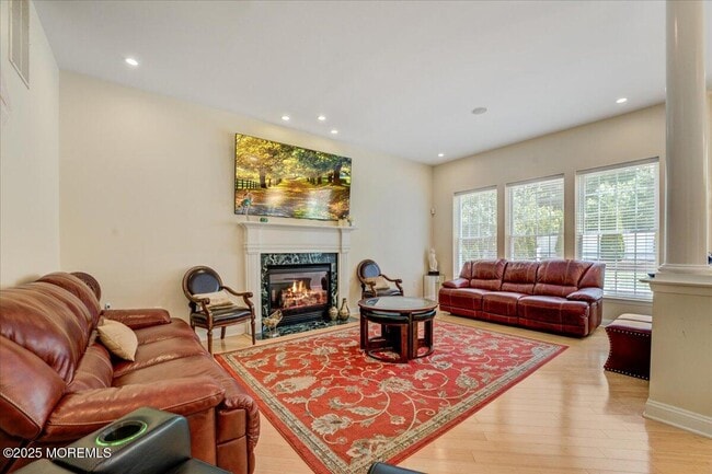 Building Photo - 11 Rockspray Ct
