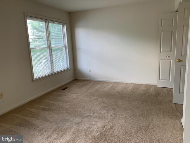 Building Photo - 2113 N Tazewell Ct