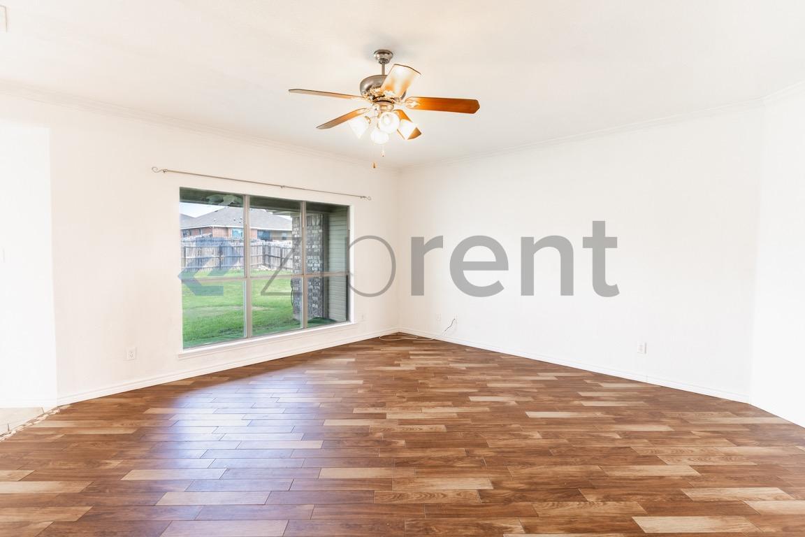 Building Photo - Unit