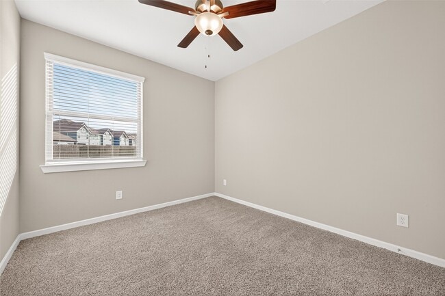 Building Photo - 9442 Starlight Oak Dr