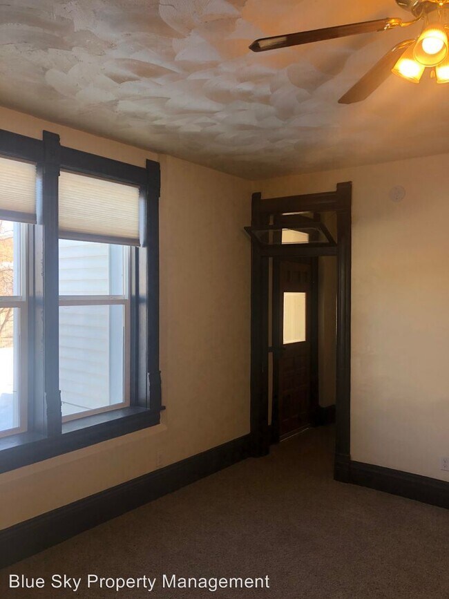 Building Photo - 2 br, 1 bath House - 440 W. 1ST NORTH