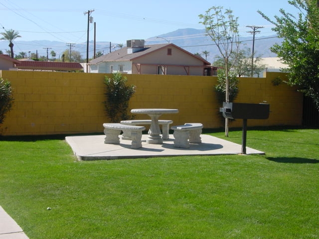 Picnic Area - Plaza Del Sol II