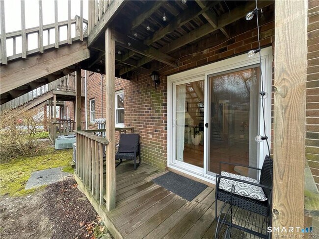 Building Photo - 49 Carriage Path S