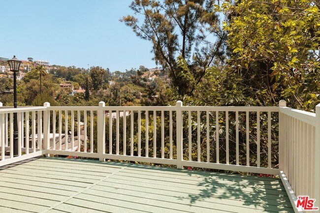 Building Photo - 2120 N Cahuenga Blvd