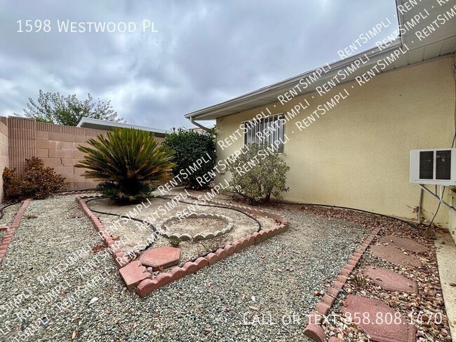 Building Photo - 1598 Westwood Pl