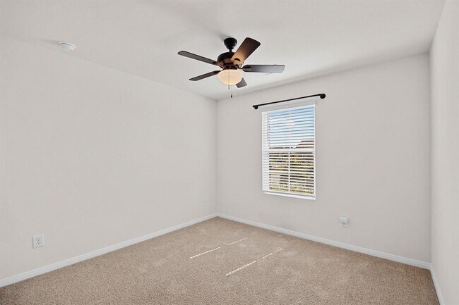 Building Photo - 1331 Camden Ln