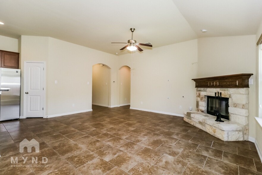 Building Photo - 18401 Rio Chama Ln