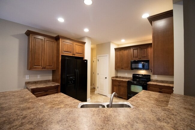Building Photo - 1343 Ambleside Dr