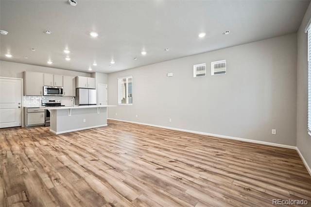Building Photo - 9264 Lytle Grv