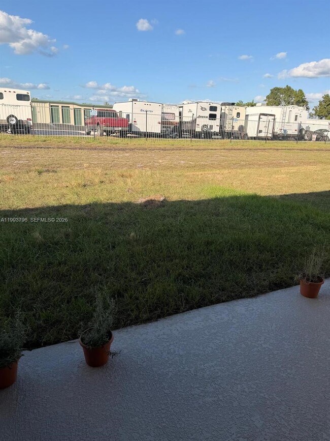 Building Photo - 632 Taylor Grvs St