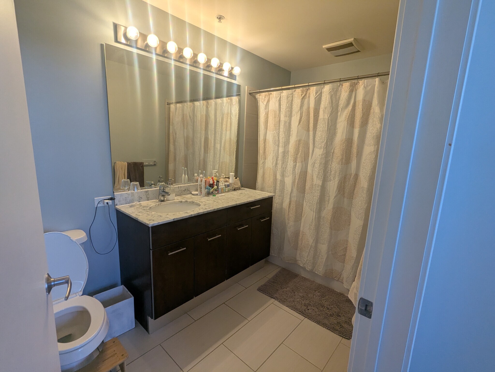 Building Photo - 659 W Randolph St