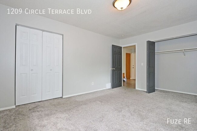 Building Photo - 1209 Circle Terrace Blvd NE