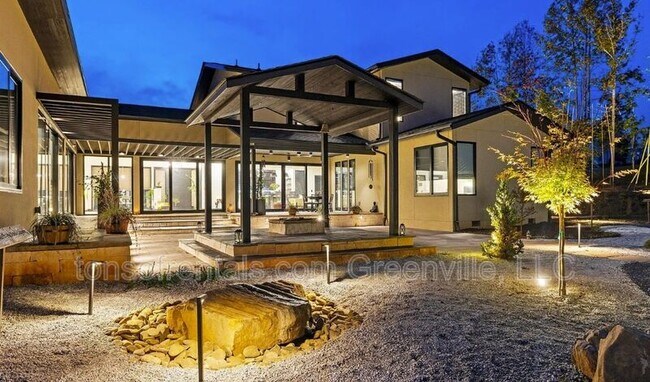 Building Photo - 128 Sanctuary Ln