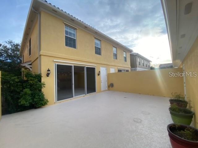 Building Photo - 8561 Insular Ln