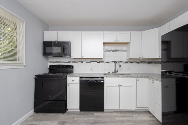 Building Photo - Live Better for Less – Updated 2BR Apartment in Benton, AR!