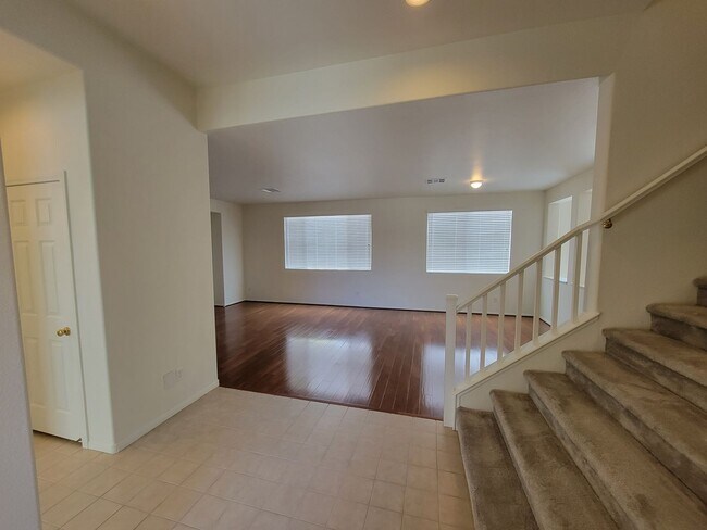 Building Photo - Stunning 3 Bedroom Rental - In Nevada Trails