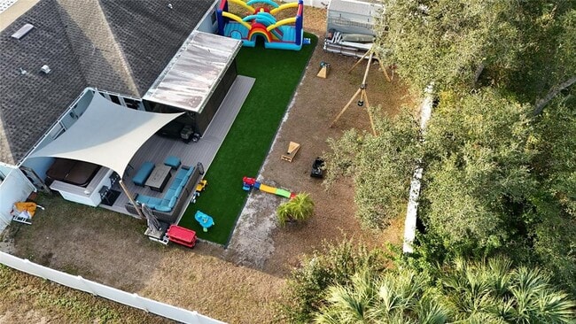 Building Photo - 3195 Mayflower Terrace