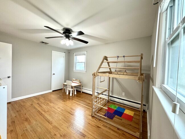 Building Photo - 249 3rd Ave