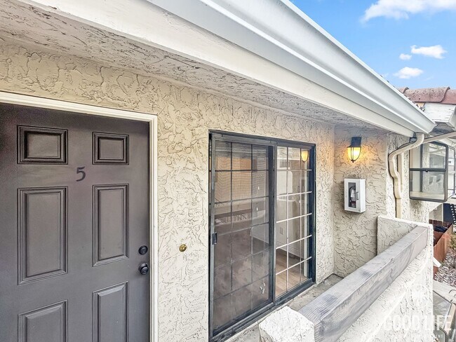 Building Photo - Beautiful 2BD/2BA W/ Reserved Parking and In-Unit Laundry in La Mesa!