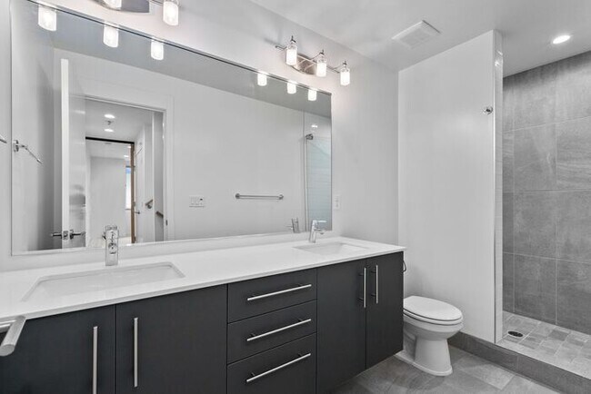 Building Photo - Sweet Ultra-Modern Air-Conditioned West Seattle Townhome w/ Parking