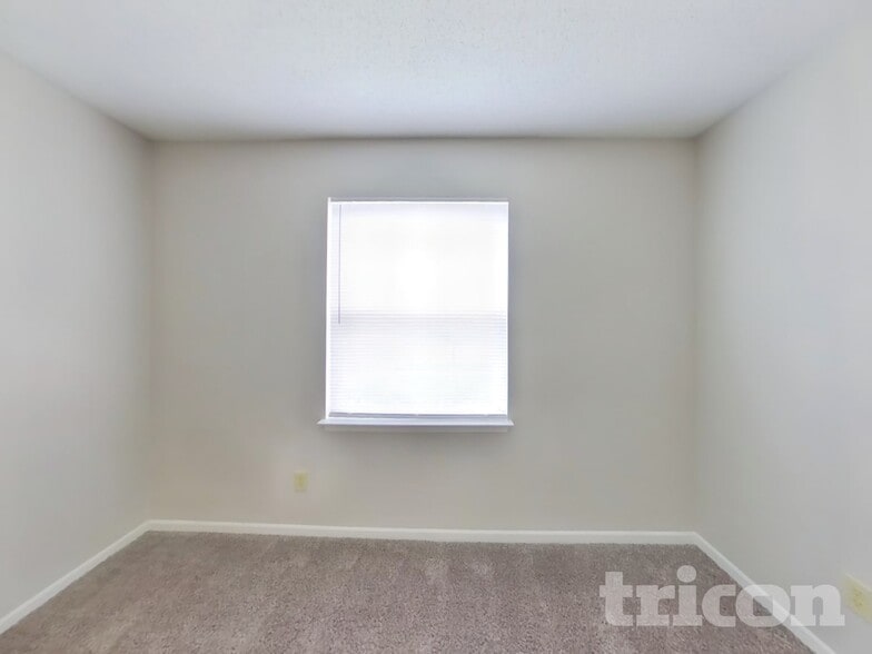 Building Photo - 1905 Blue Pine Ln