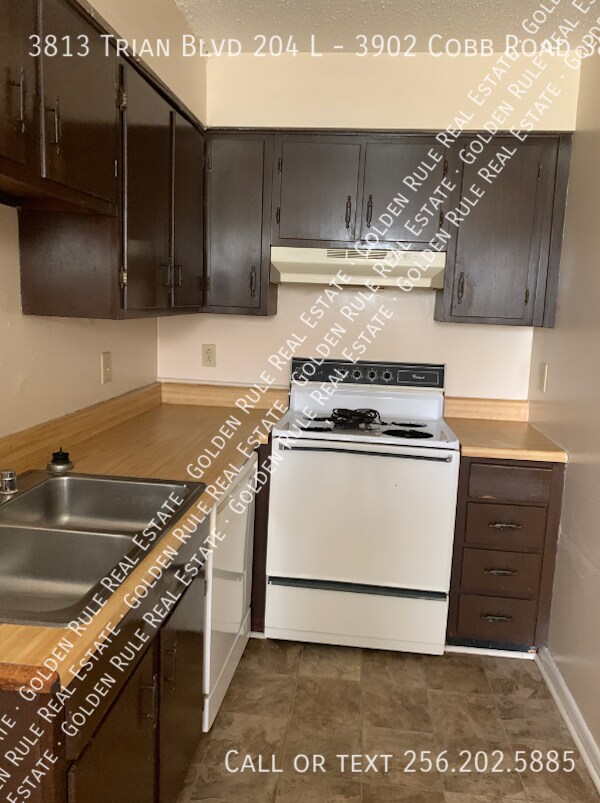 Building Photo - 3813 Trian Blvd