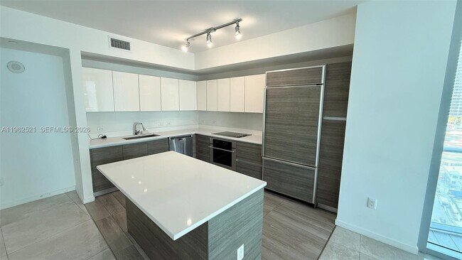 Building Photo - 1100 S Miami Ave