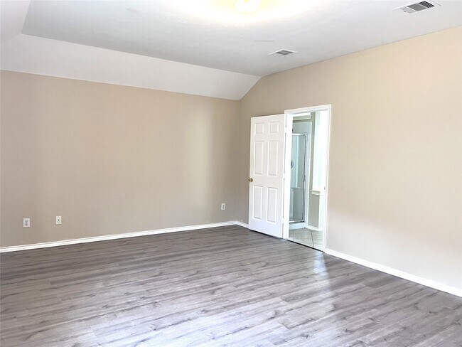 Building Photo - 12735 Wisteria Park Dr