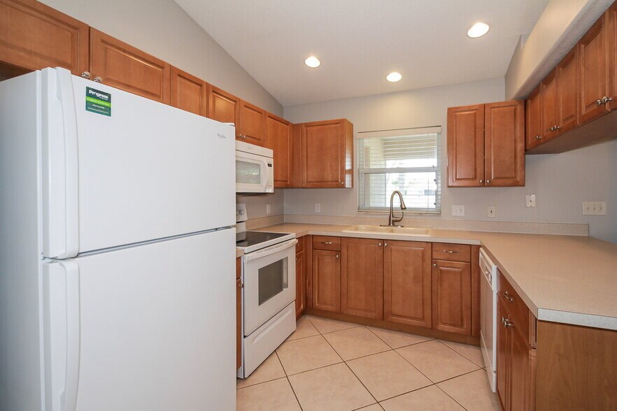 Building Photo - 6732 65th Terrace E