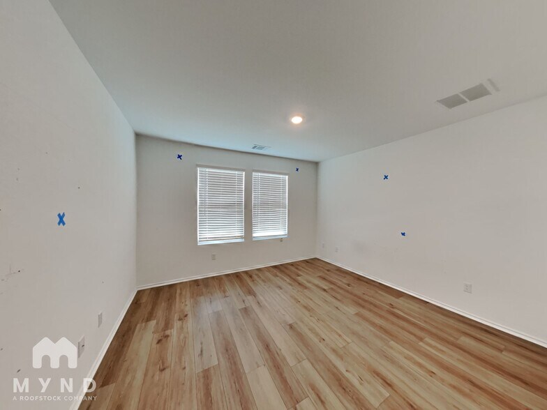 Building Photo - 441 Sebring Cir