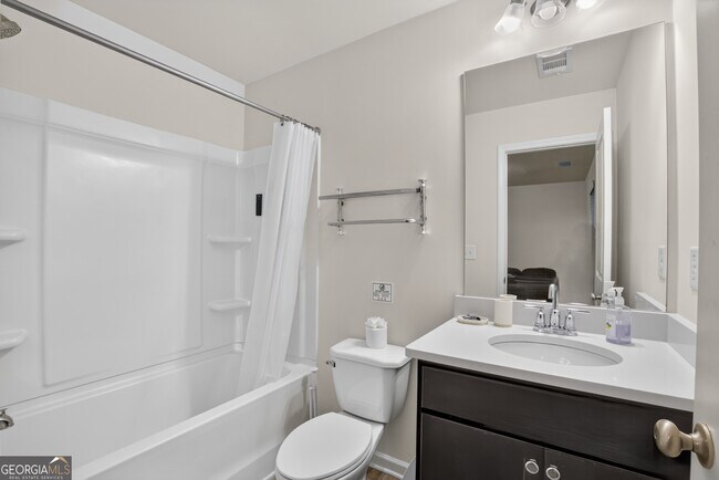 Building Photo - 865 Society Cir