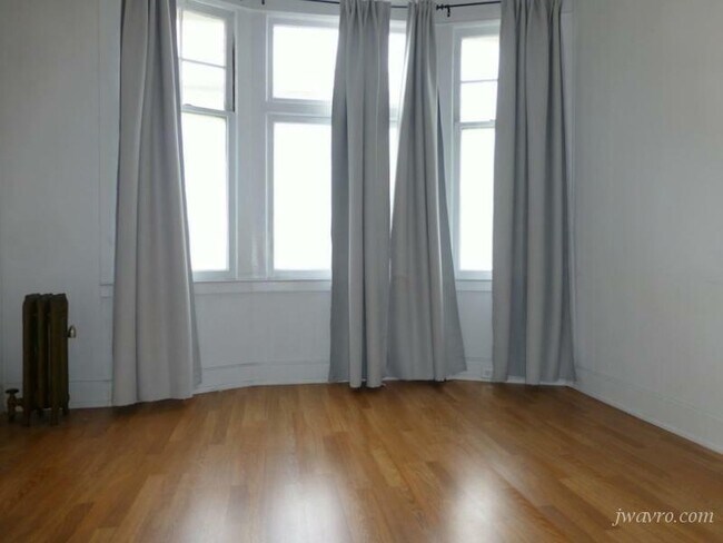 Building Photo - 729 Hyde St