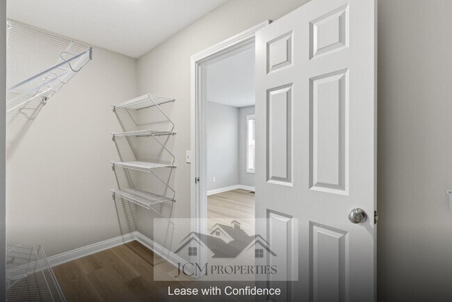 Building Photo - 104 Lambert Fld