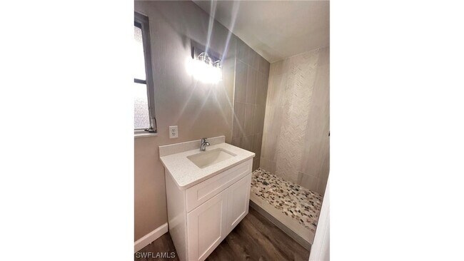 Building Photo - 733 Sesame Ct