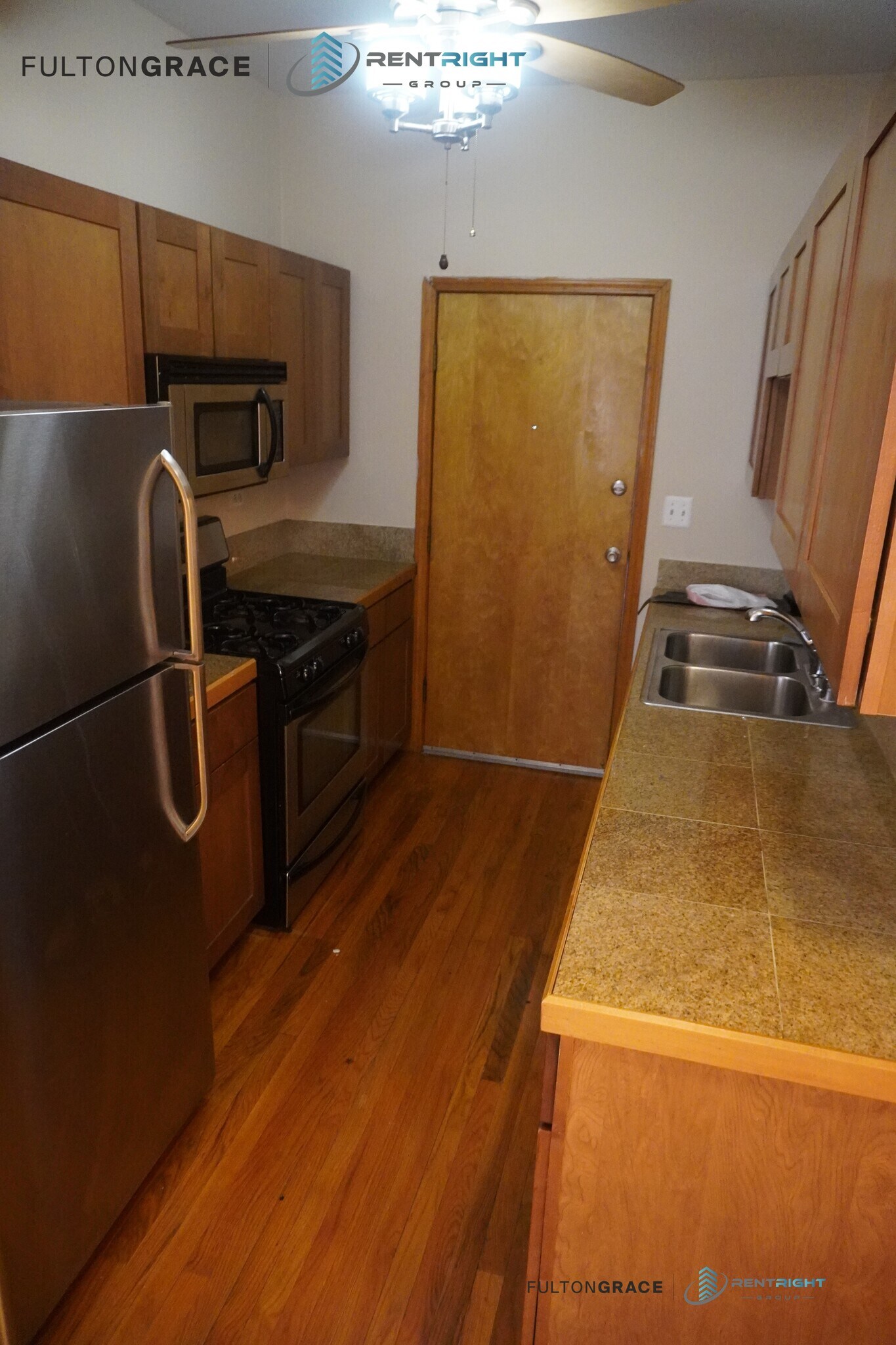 Building Photo - 6357 N Lakewood Ave