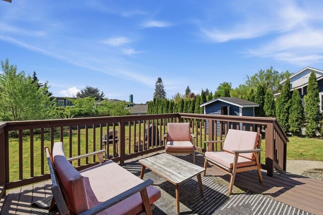 Building Photo - 2bd/1ba Kirkland Home
