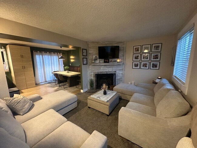 Building Photo - Beautiful Home!!!