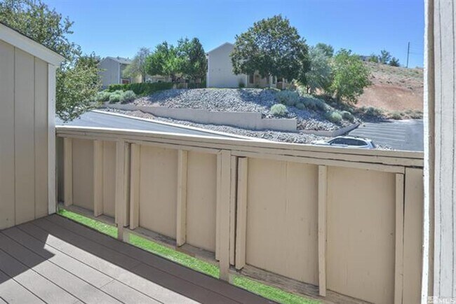 Building Photo - Great 1 bedroom condo just off Clear Acre Lane