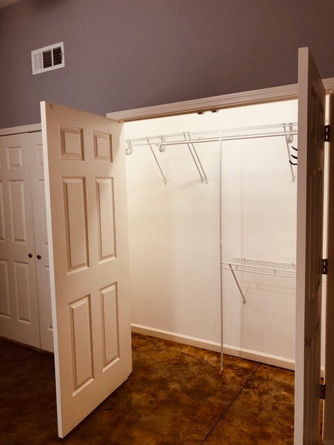 Building Photo - 505 S Main St