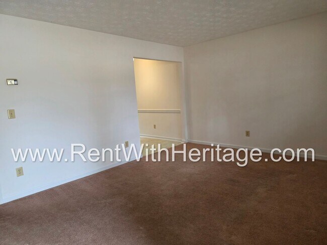 Building Photo - 1750 Nutmeg St